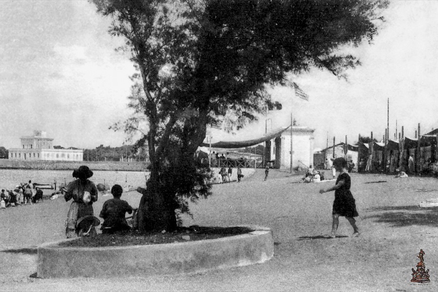 Bagni arenosi - Viale Principe di Napoli - 1920