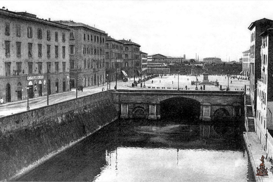 Il Voltone e piazza arlo Alberto - 1914