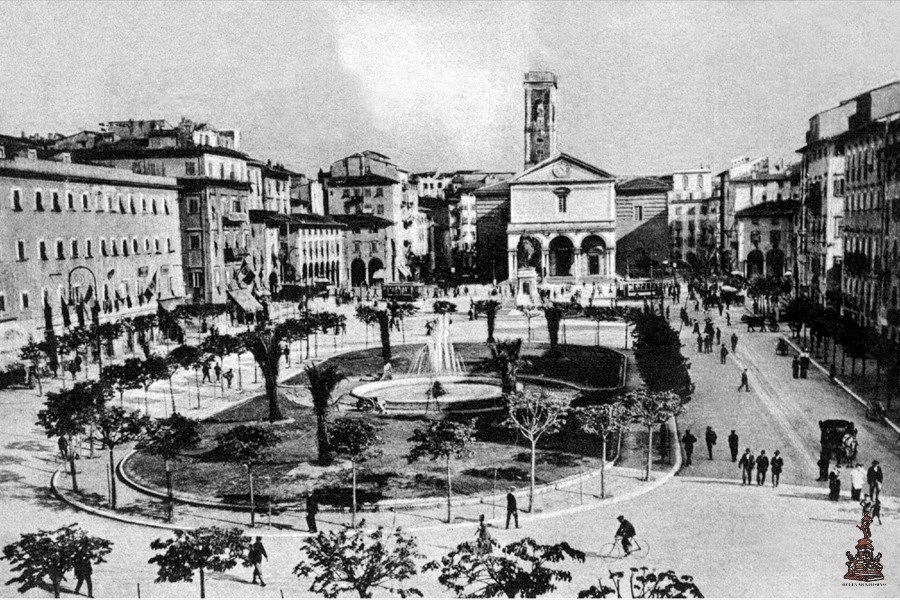 Piazza Vittorio Emanuele -Giardini e fontana - 1930