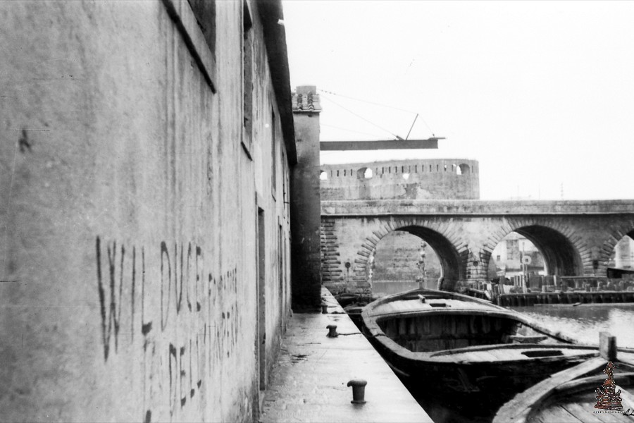 Scali delle ancore e ponte di Santa Trinita' - 1935