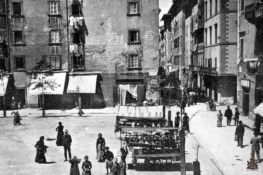 Piazza delle Erbe e via del Giglio - 1898