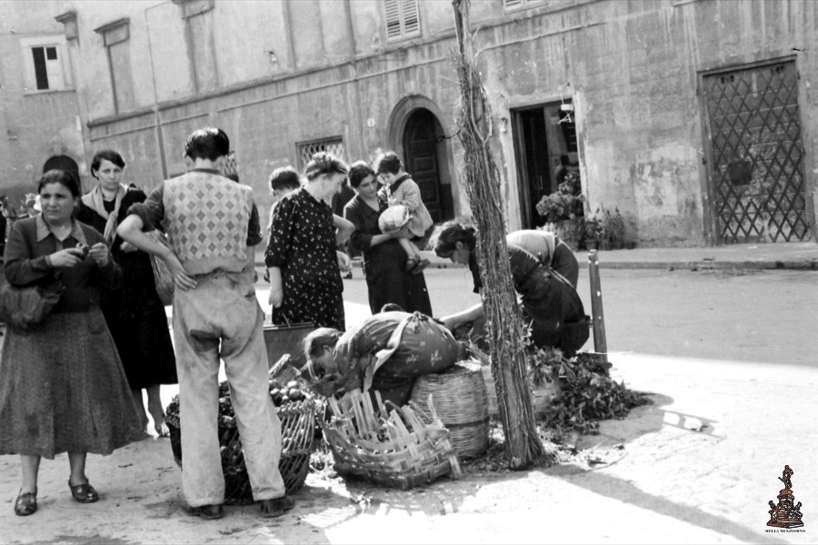 Piazza Garibaldi - Mercatino - 1933