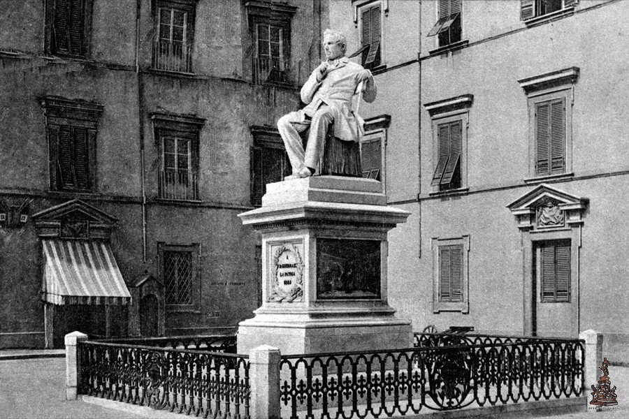 Piazza Guerrazzi - Il Monumento - 1920