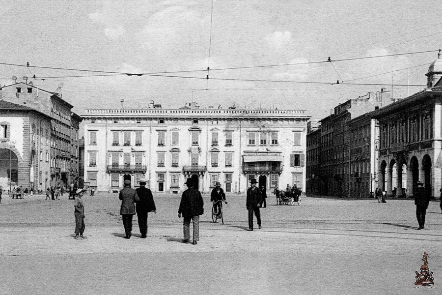 Piazza Vittorio Emanuele - I Tre Palazzi - 1900