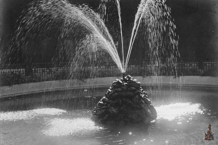 Piazza Vittorio Emanuele - La Fontana - 1934